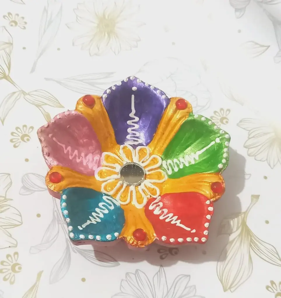 Hand painted diya ( 4 pc )