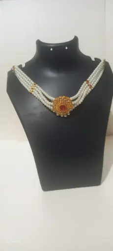 Maharashtrian choker