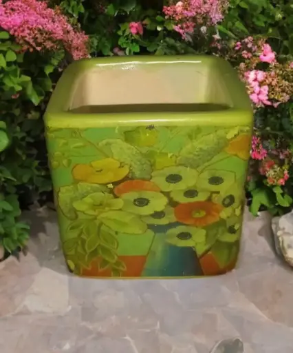 FLORAL DESIGN TREE PLANTER